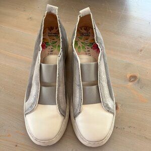 Hispanitas Kinsey Sneaker Lovers Gray Slip-on Sneakers